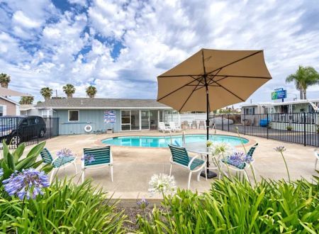 Starlite Village