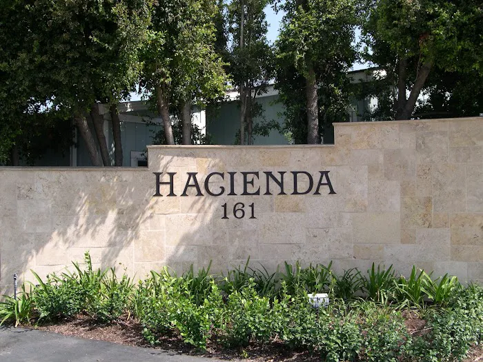 Hacienda Mobile Home Park Picture 2