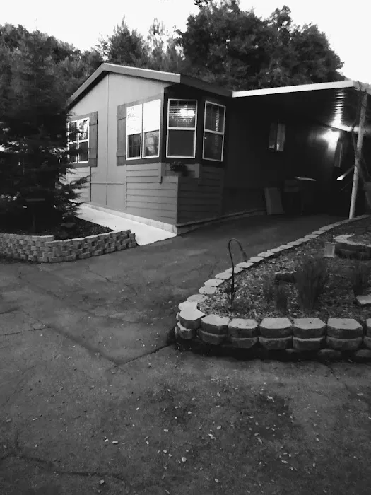Blu Dude Mobile Home Park Picture 3