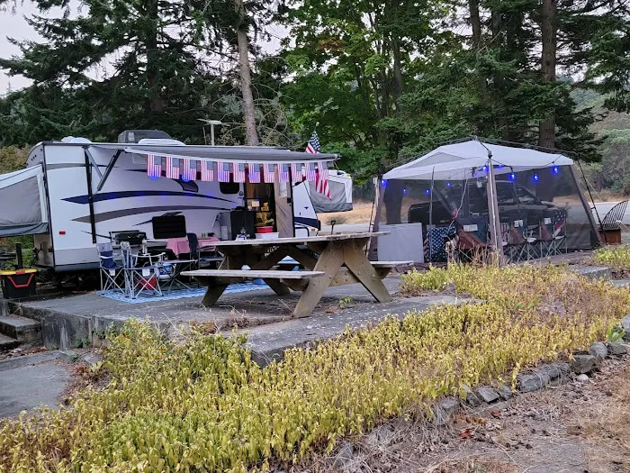 Fort Worden State Park Forest Campground Picture 3