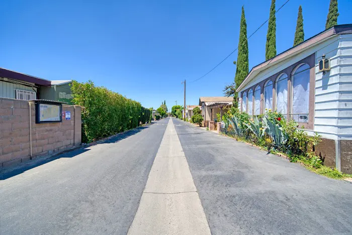 Laurel Canyon MHE Picture 3