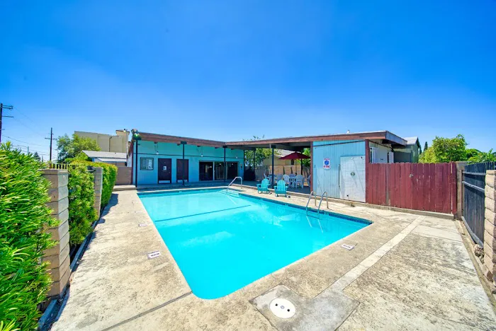 Laurel Canyon MHE Picture 5