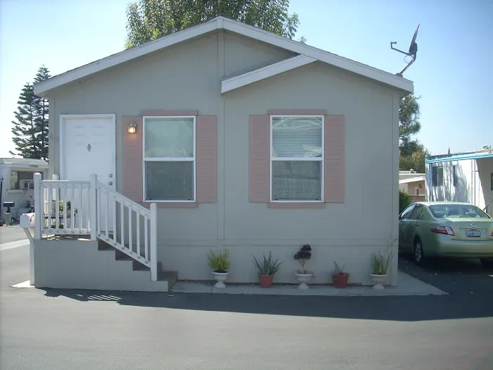 Glenoaks Mobilehome Park Picture 1