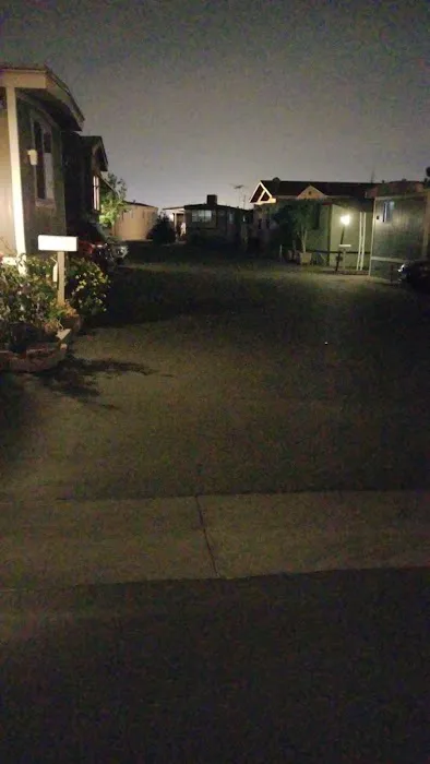 Glenoaks Mobilehome Park Picture 5