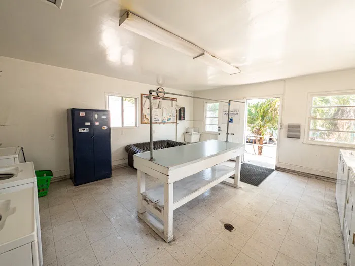 Sherman Grove Mobile Home Park Picture 4
