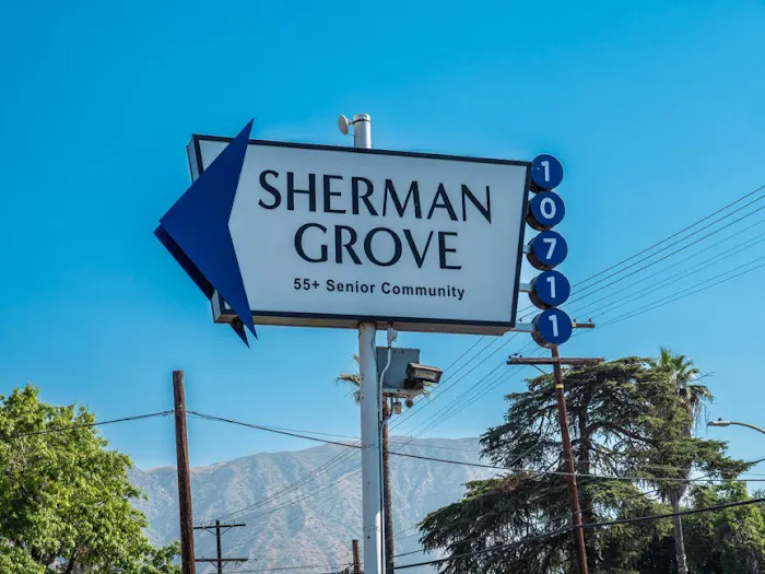 Sherman Grove Mobile Home Park Picture 8