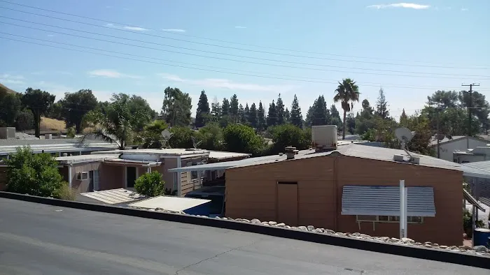 Blue Star Mobile Home Park Picture 5
