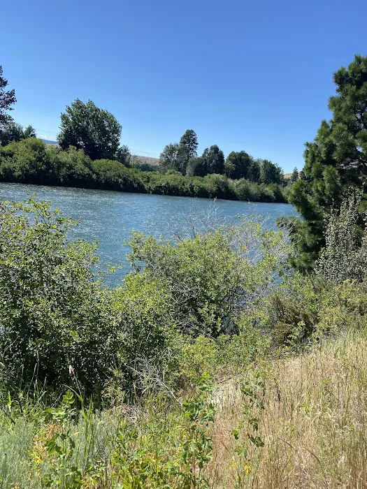 Cle Elum River Campground Picture 10