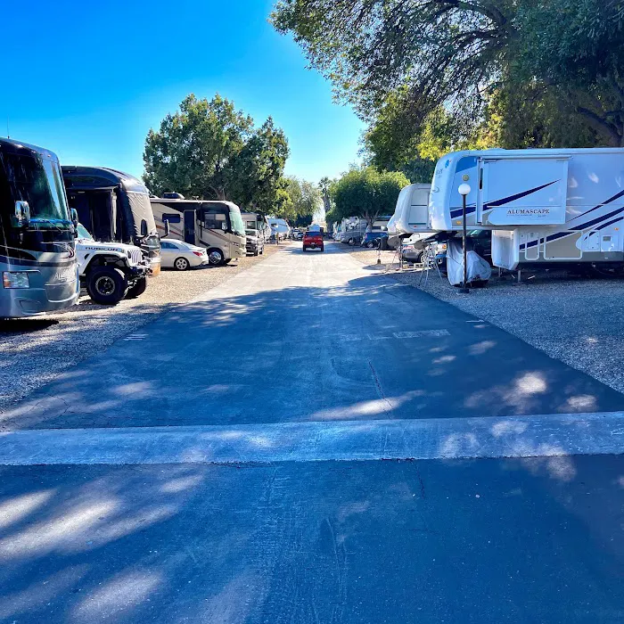 Walnut RV Park and Storage Picture 4