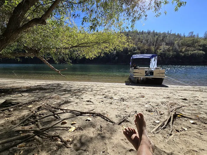 Buck's Beach Picture 1