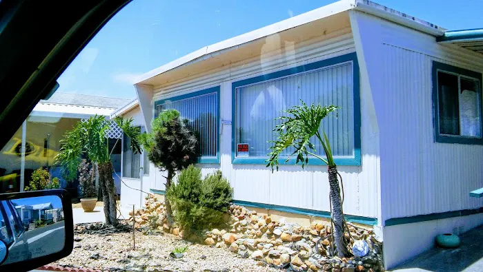 Iris Mobile Manor Picture 1