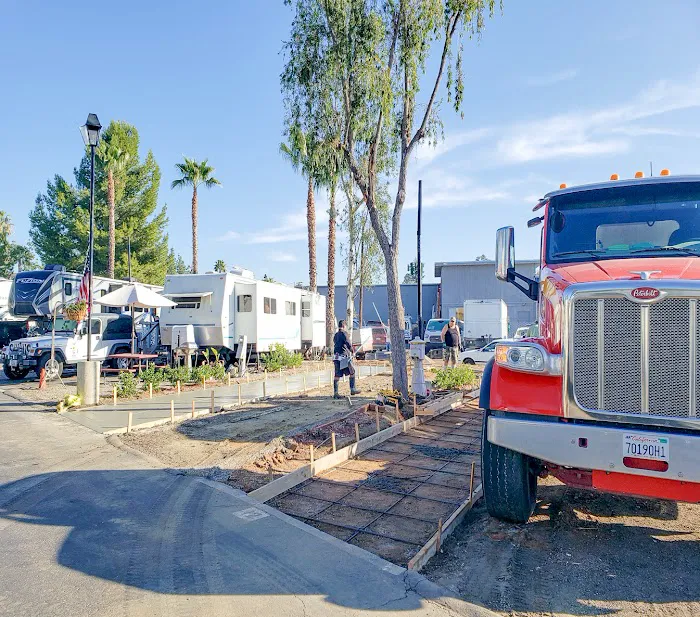 Vacationer RV Resort Picture 5