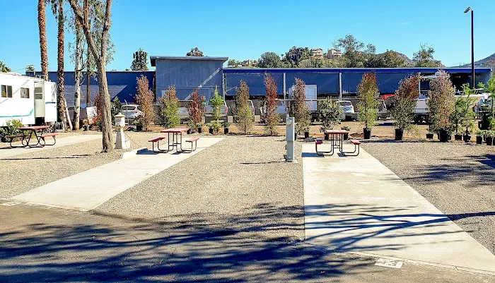 Vacationer RV Resort Picture 8