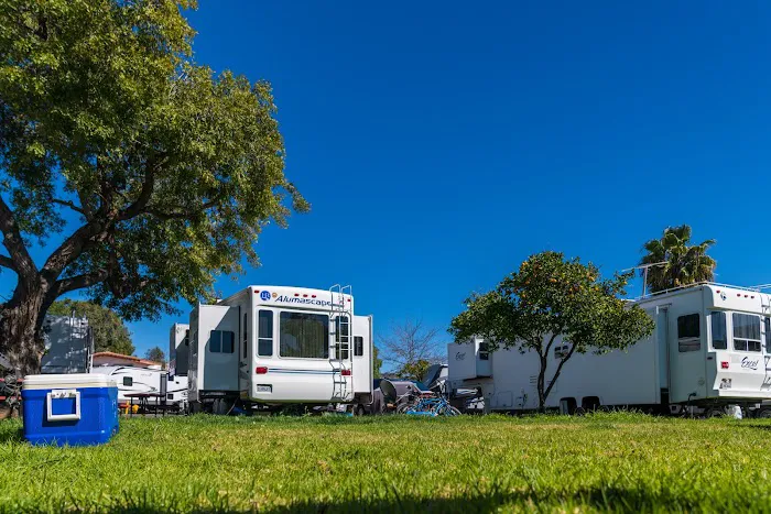 Vacationer RV Resort Picture 7