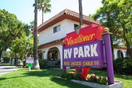 Vacationer RV Resort Picture 6