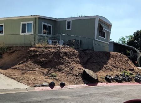 Lamplighter/Los Coches Manufactured Home Community