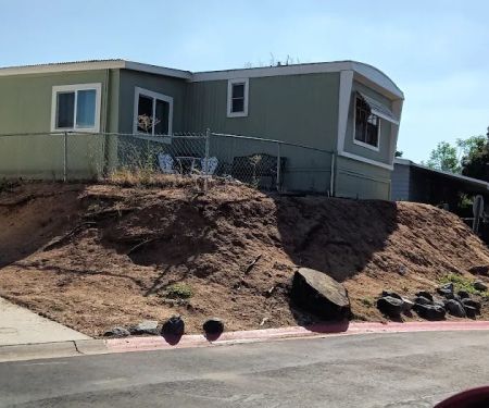 Lamplighter/Los Coches Manufactured Home Community