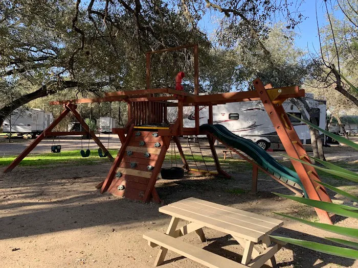 Shady Oaks RV Park Picture 2