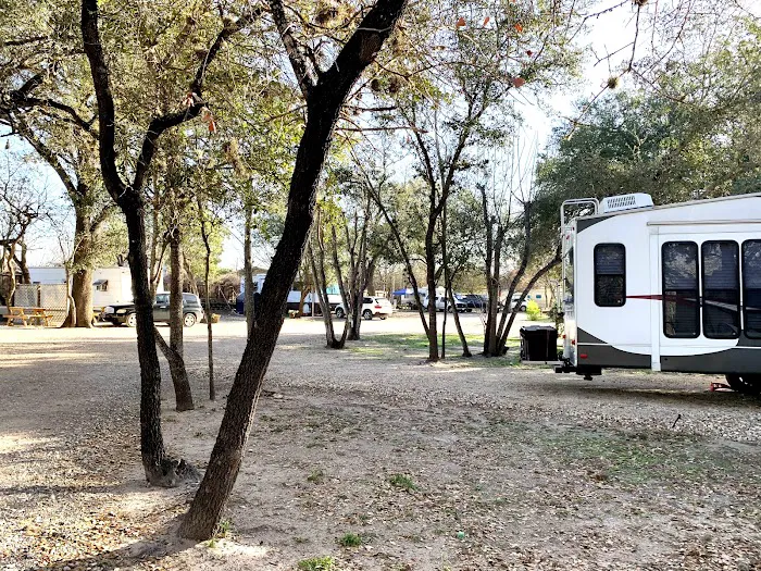 Shady Oaks RV Park Picture 1