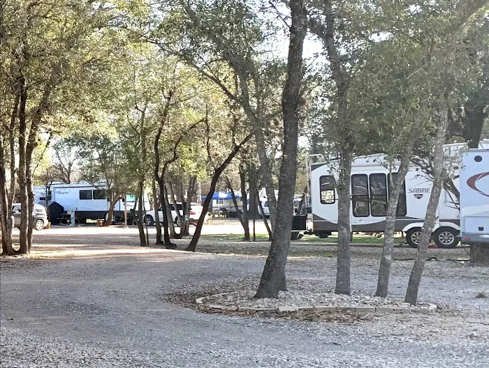 Shady Oaks RV Park Picture 5