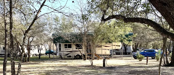 Shady Oaks RV Park Picture 8