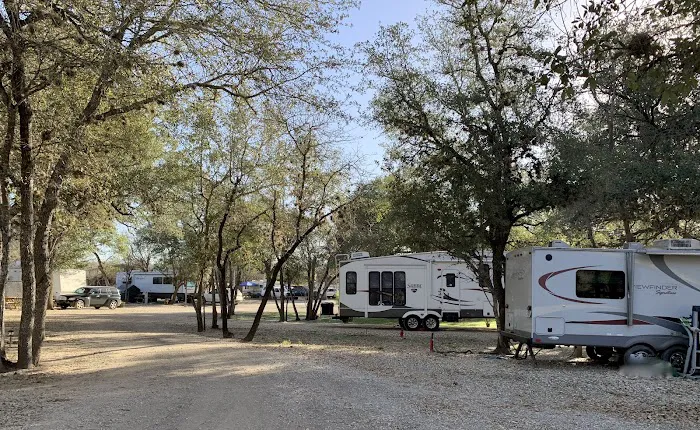 Shady Oaks RV Park Picture 7