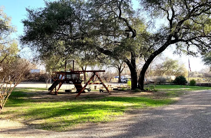 Shady Oaks RV Park Picture 10