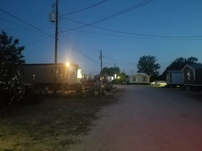 Highway 16 Mobile Home & RV Community Picture 6