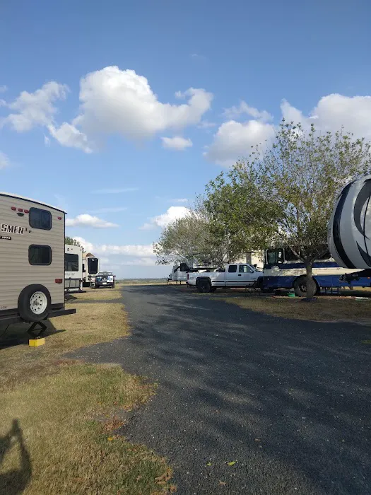 Atascosa RV Park Picture 9
