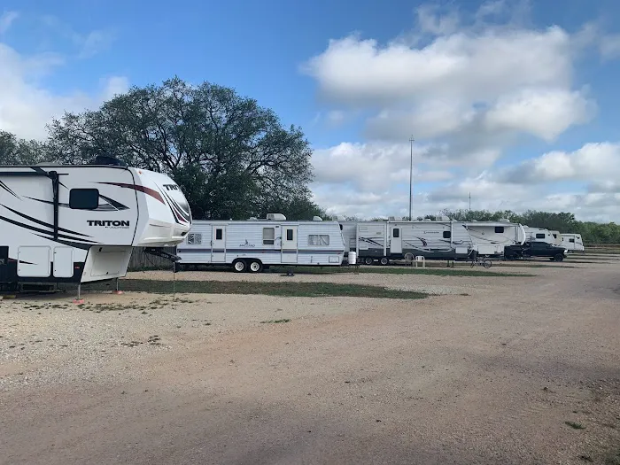 Big Oak RV Park Picture 3