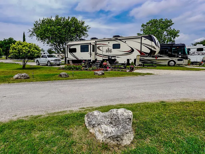 Alamo Fiesta RV Resort Picture 3