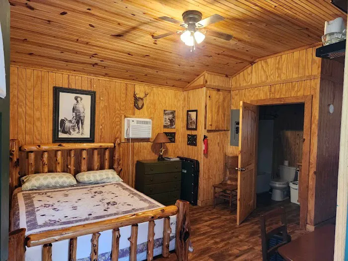Screaming Eagle Cabins Picture 1