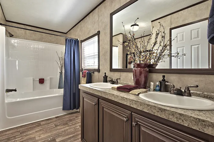 Lakeside Crossing - Manufactured Home Community Picture 4