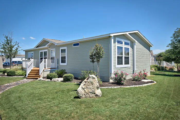 Lakeside Crossing - Manufactured Home Community Picture 5