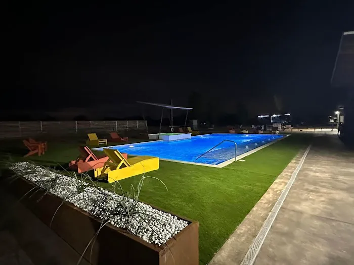 The Old El Camino Motocourt and RV Resort Picture 4