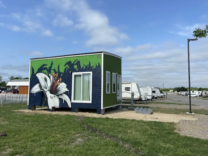 Lockhart Meadows RV Park & Tiny Homes Picture 1