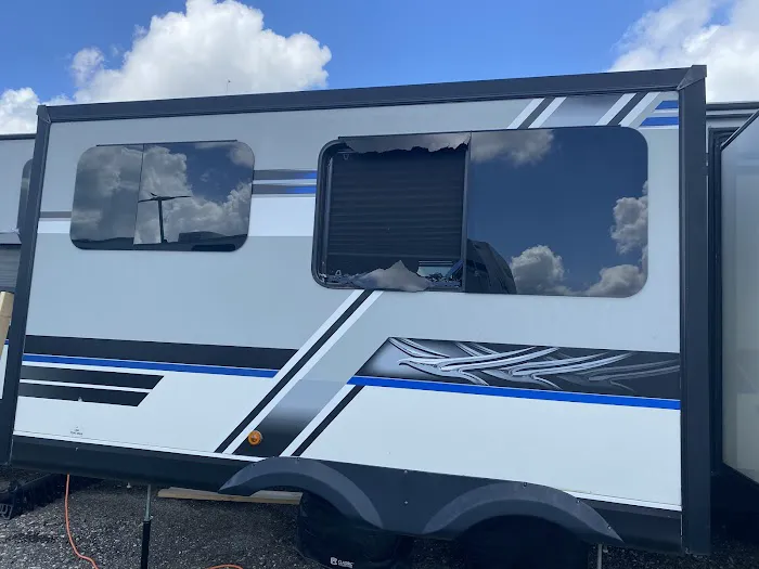 Lockhart Meadows RV Park & Tiny Homes Picture 2