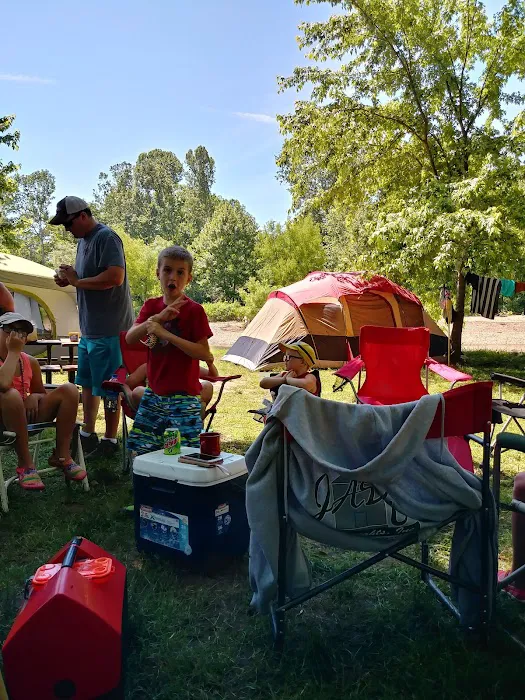 Two Sons Floats & Camping Picture 1