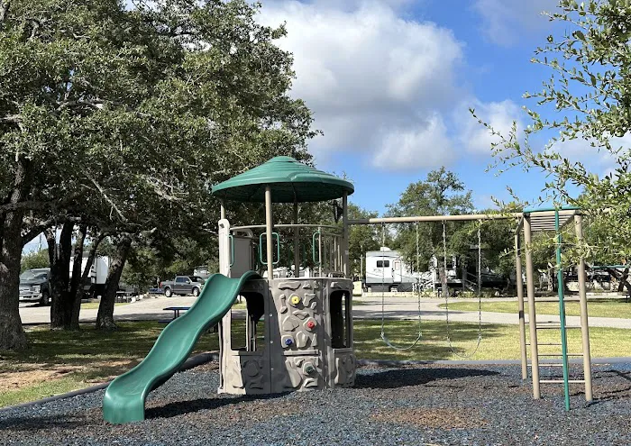 Henly RV Park Picture 5