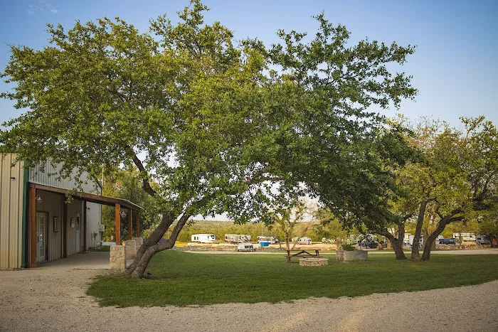 Henly RV Park Picture 8