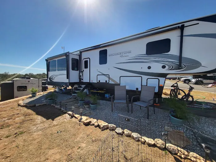 Buddy's Backyard RV Resort Picture 10