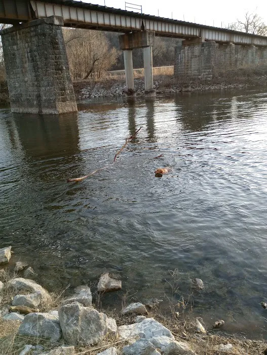 Eagles Nest Camp & Canoe Picture 10