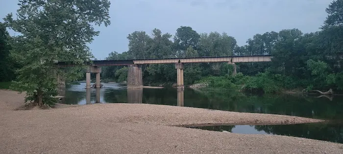 Elk River Campground (Trestle Park) Picture 2