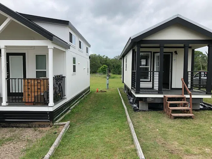 Bluebonnet Tiny Homes Picture 1