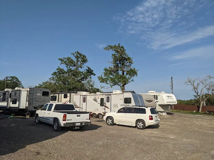 Bluebonnet Communities RV Park Picture 3