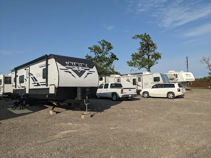 Bluebonnet Communities RV Park Picture 2