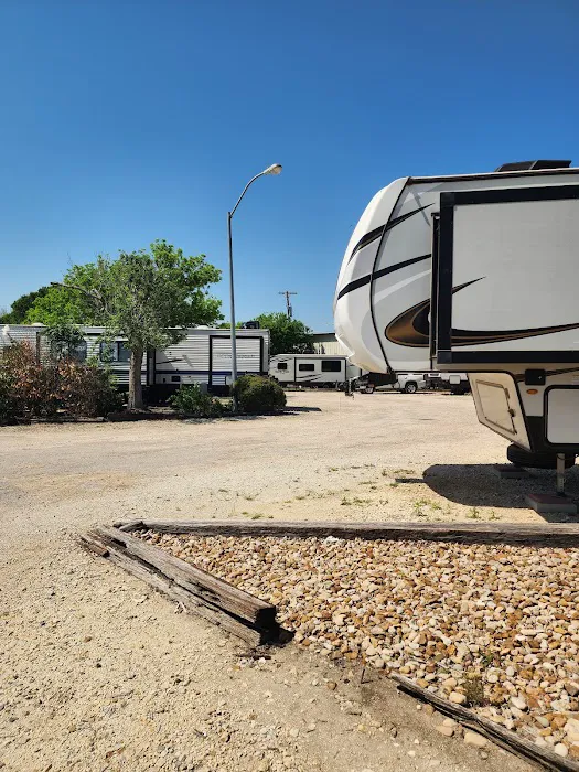 Crazy Horse Estate RV Park Picture 3
