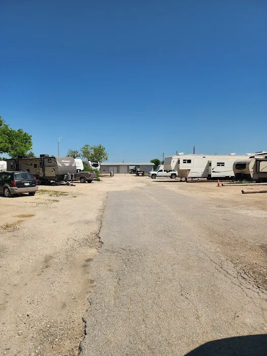 Crazy Horse Estate RV Park Picture 5