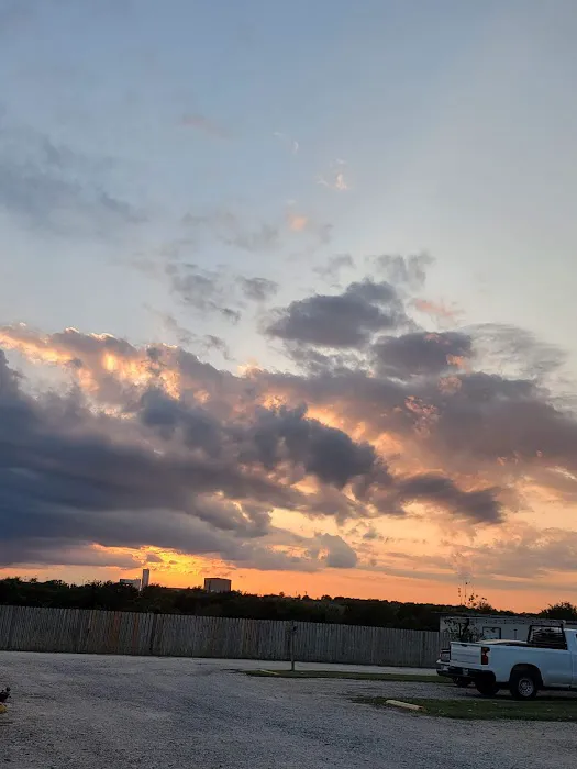 East Austin RV Park Picture 6
