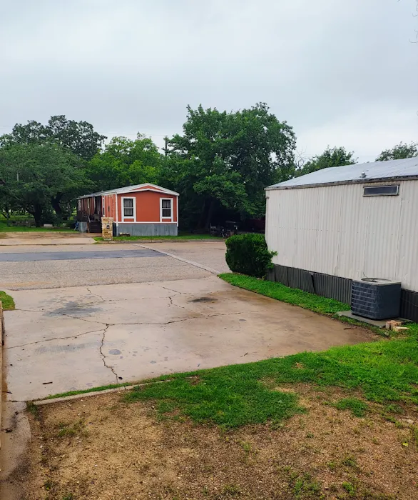 H&H Mobile Home Park Picture 3